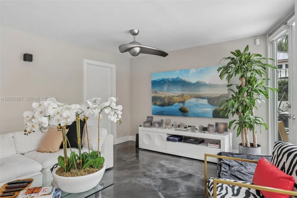 16581 NW 84th Ave Miami Lakes, FL 33016
