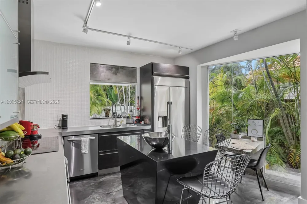 16581 NW 84th Ave Miami Lakes, FL 33016