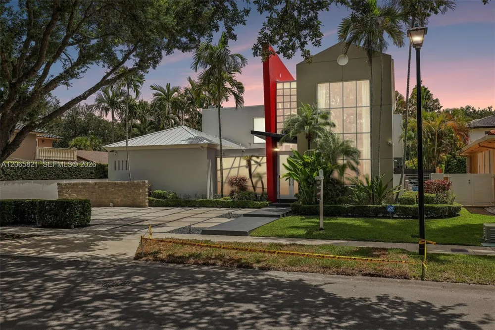 16581 NW 84th Ave Miami Lakes, FL 33016