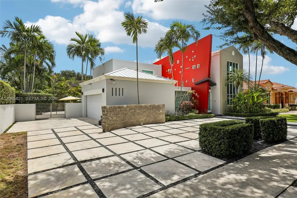 16581 NW 84th Ave Miami Lakes, FL 33016