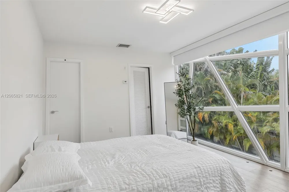 16581 NW 84th Ave Miami Lakes, FL 33016