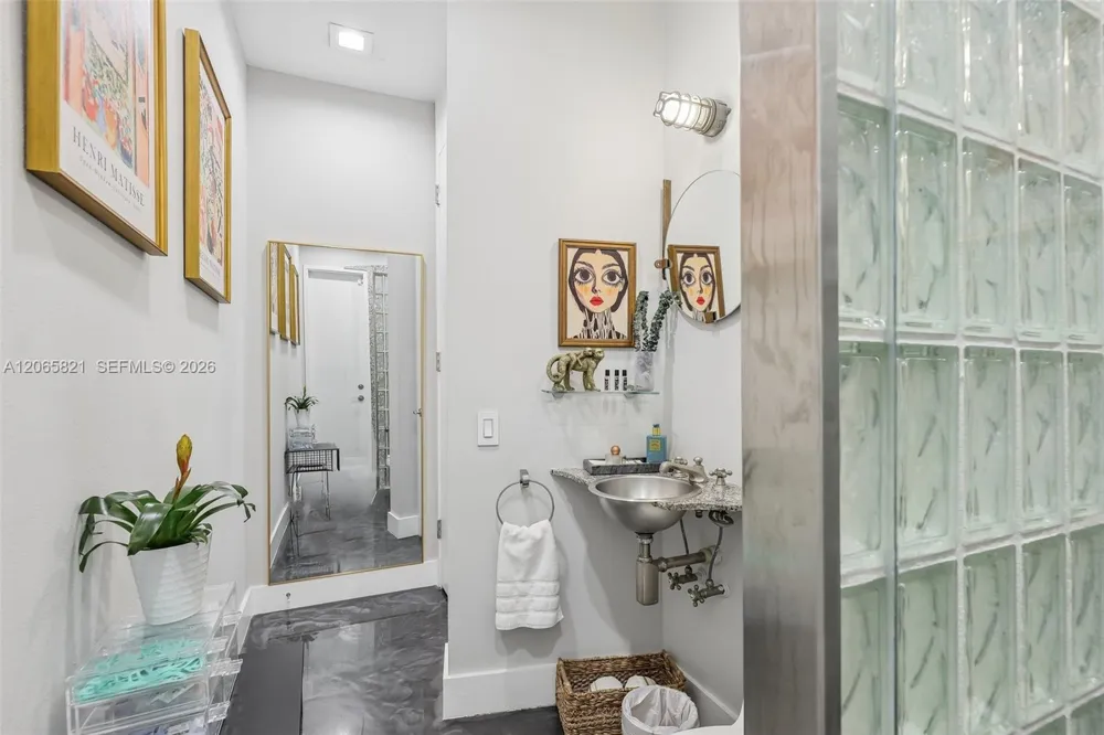 16581 NW 84th Ave Miami Lakes, FL 33016
