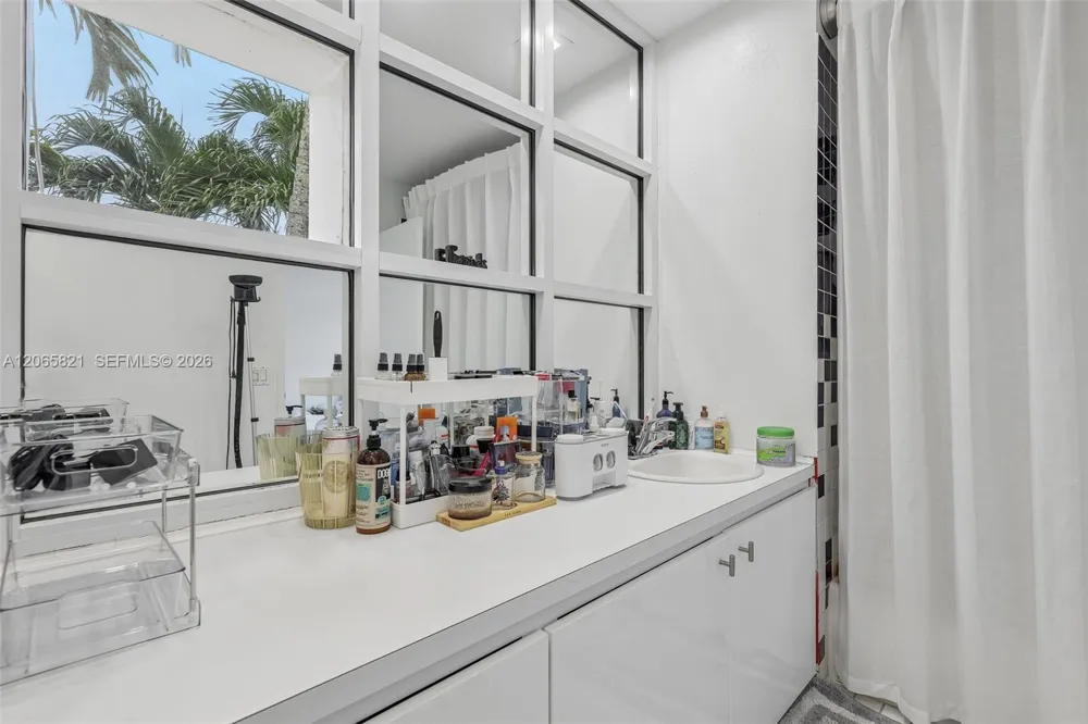 16581 NW 84th Ave Miami Lakes, FL 33016