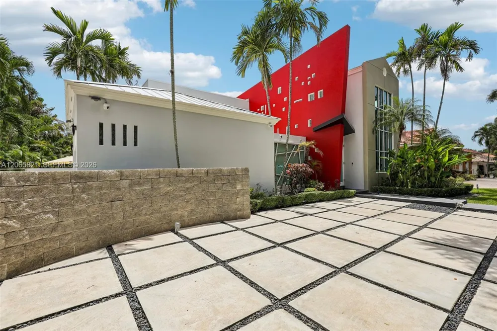 16581 NW 84th Ave Miami Lakes, FL 33016
