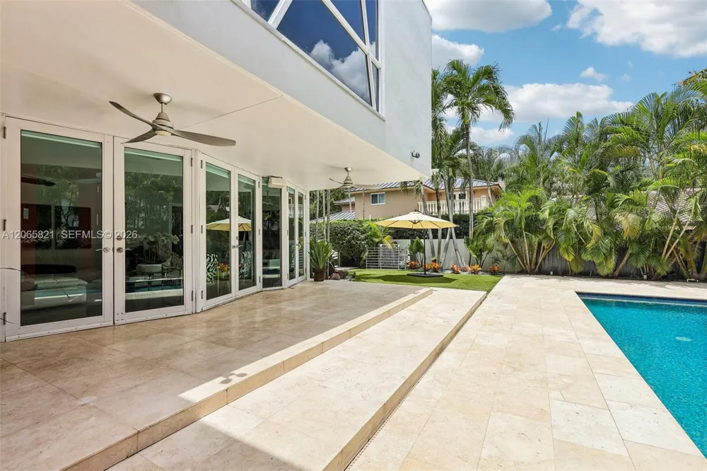 16581 NW 84th Ave Miami Lakes, FL 33016