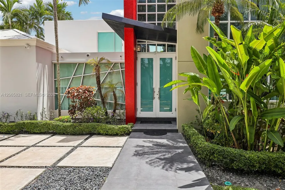 16581 NW 84th Ave Miami Lakes, FL 33016