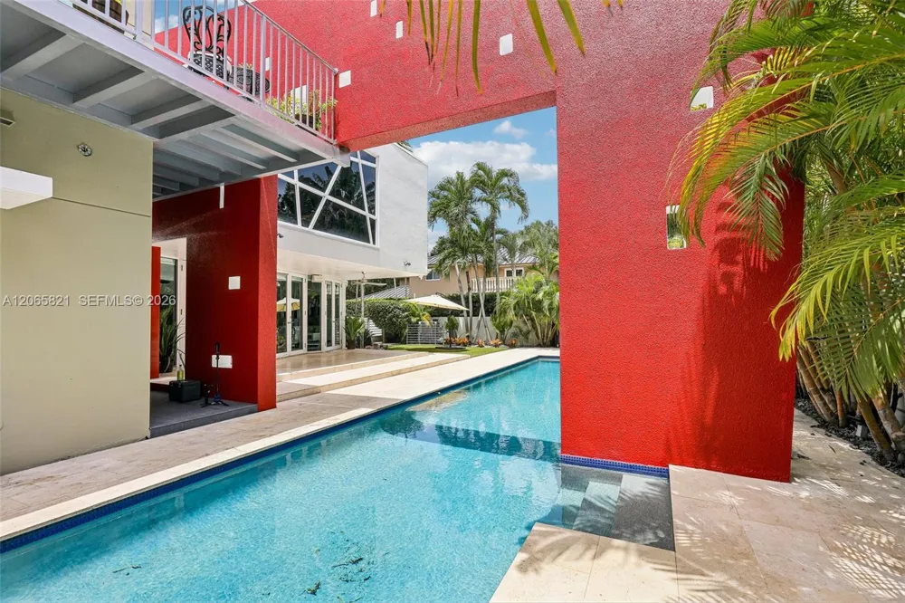 16581 NW 84th Ave Miami Lakes, FL 33016