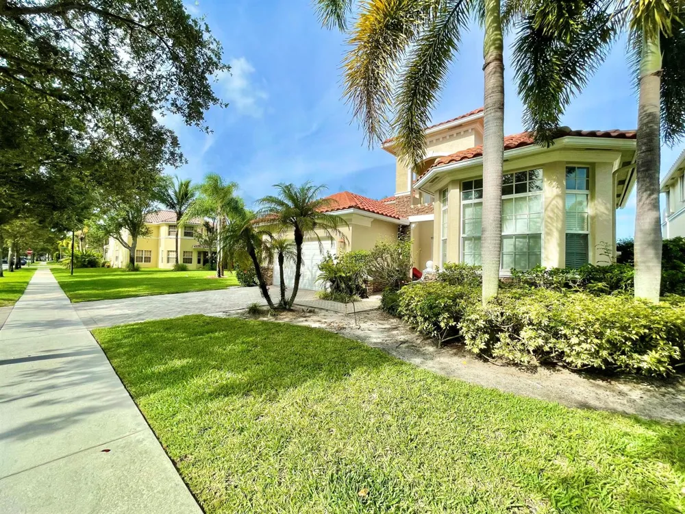 9656 Cobblestone Creek Drive Boynton Beach, FL 33472