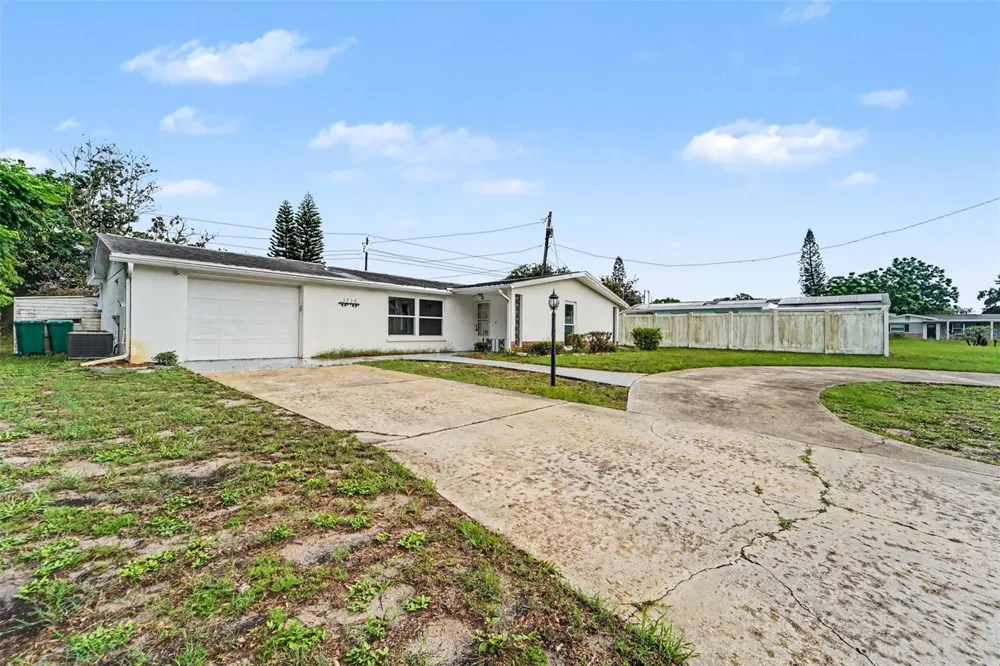 3536 KIMBERLY OAKS DRIVE Holiday, FL 34691