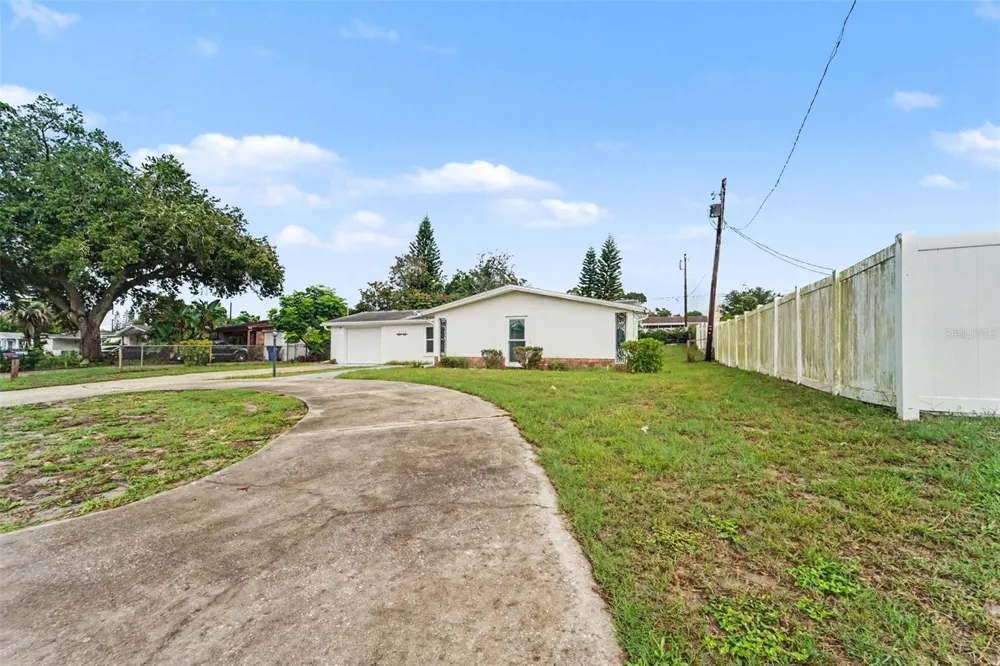 3536 KIMBERLY OAKS DRIVE Holiday, FL 34691