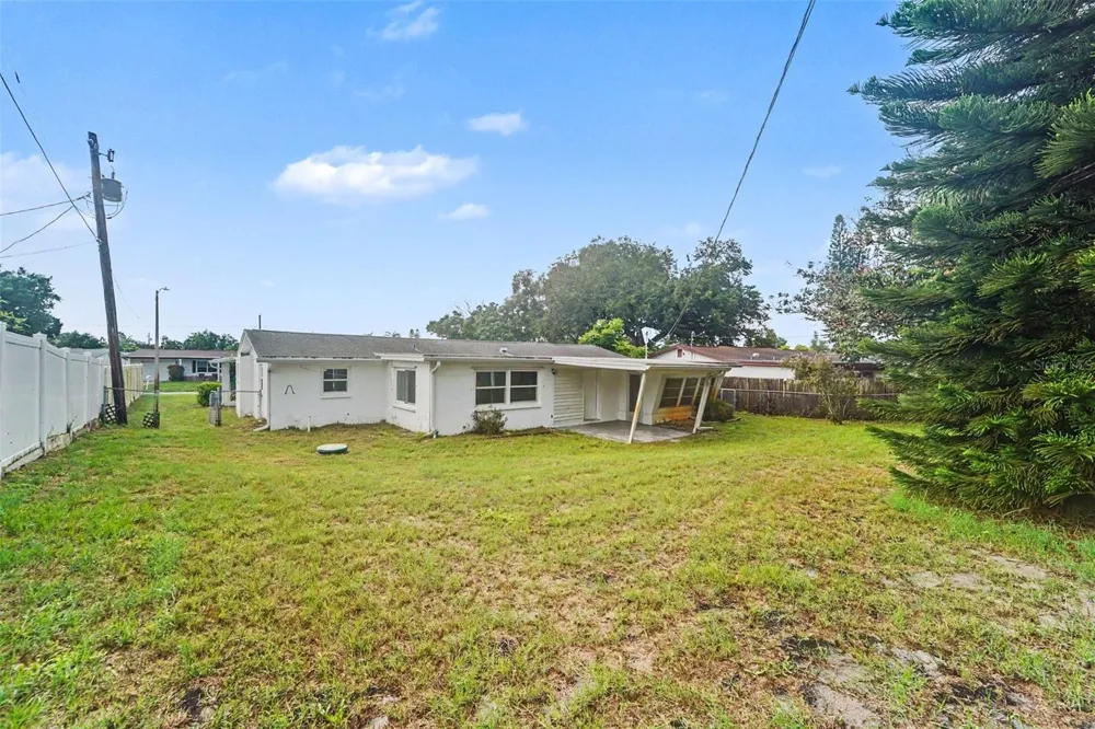 3536 KIMBERLY OAKS DRIVE Holiday, FL 34691