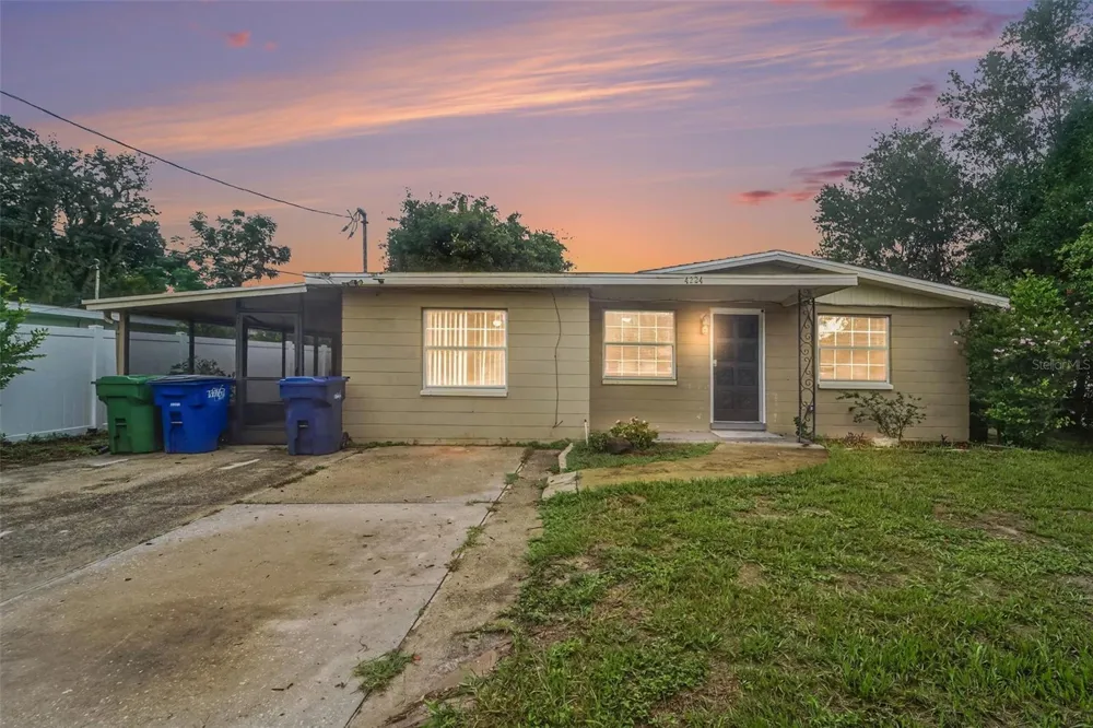 4224 E REGNAS AVENUE Tampa, FL 33617