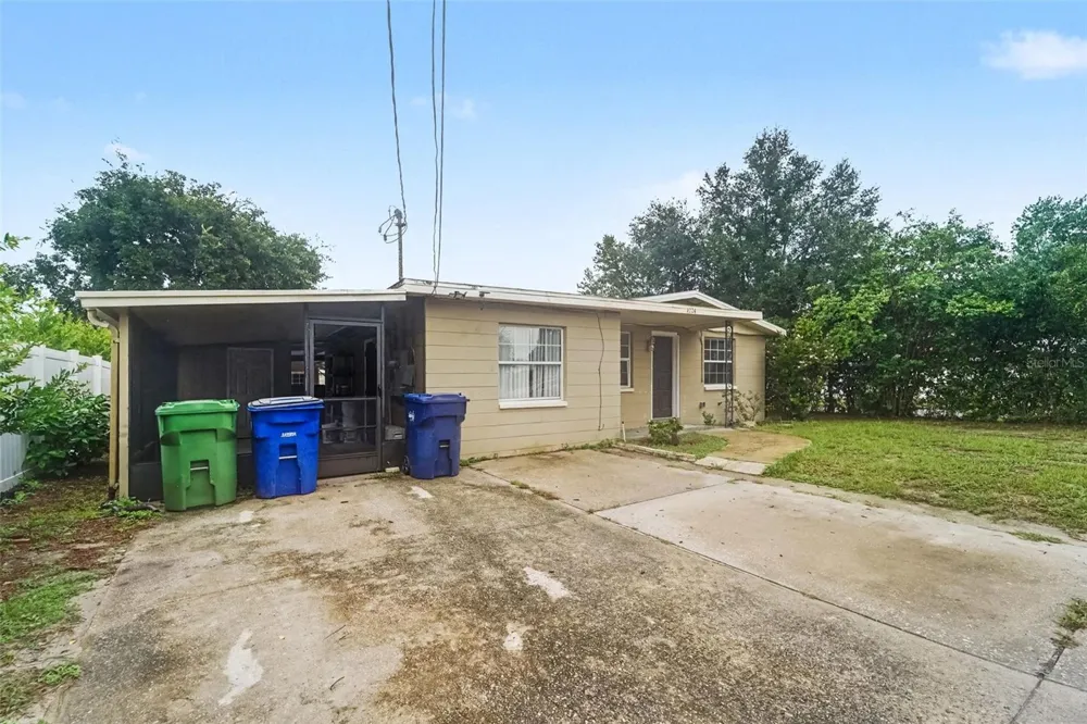 4224 E REGNAS AVENUE Tampa, FL 33617