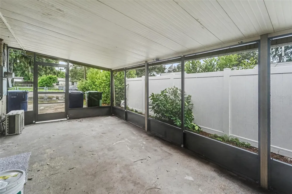 4224 E REGNAS AVENUE Tampa, FL 33617