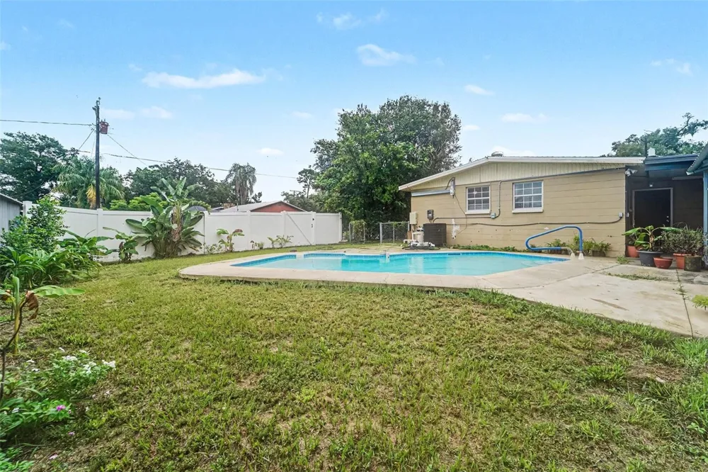 4224 E REGNAS AVENUE Tampa, FL 33617