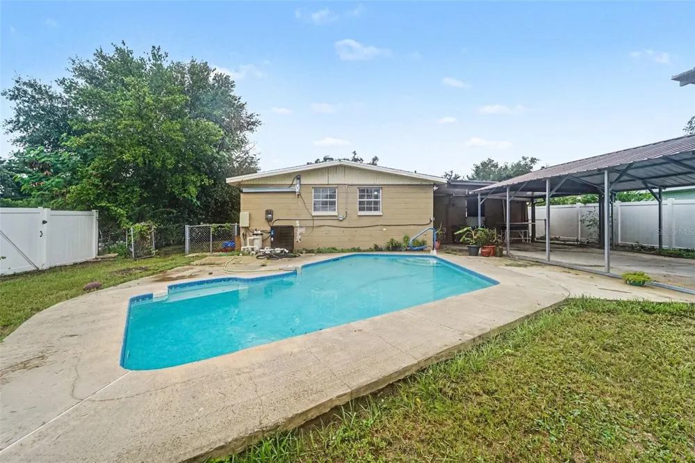 4224 E REGNAS AVENUE Tampa, FL 33617