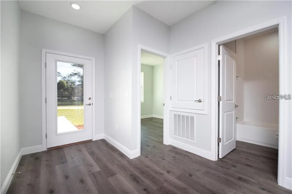 574 GERALDINE DRIVE Deltona, FL 32725