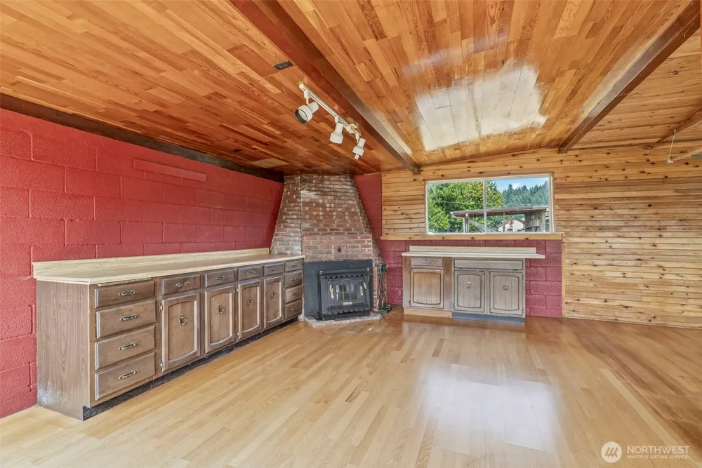 2631 48th Avenue Longview, WA 98632