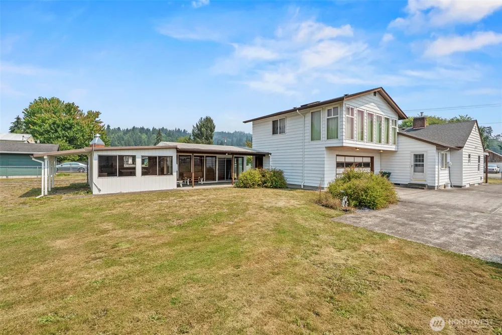 2631 48th Avenue Longview, WA 98632