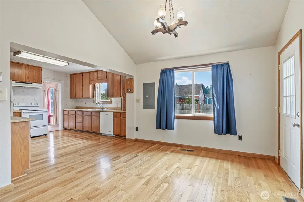 2631 48th Avenue Longview, WA 98632