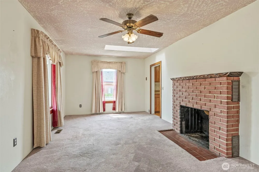 2631 48th Avenue Longview, WA 98632