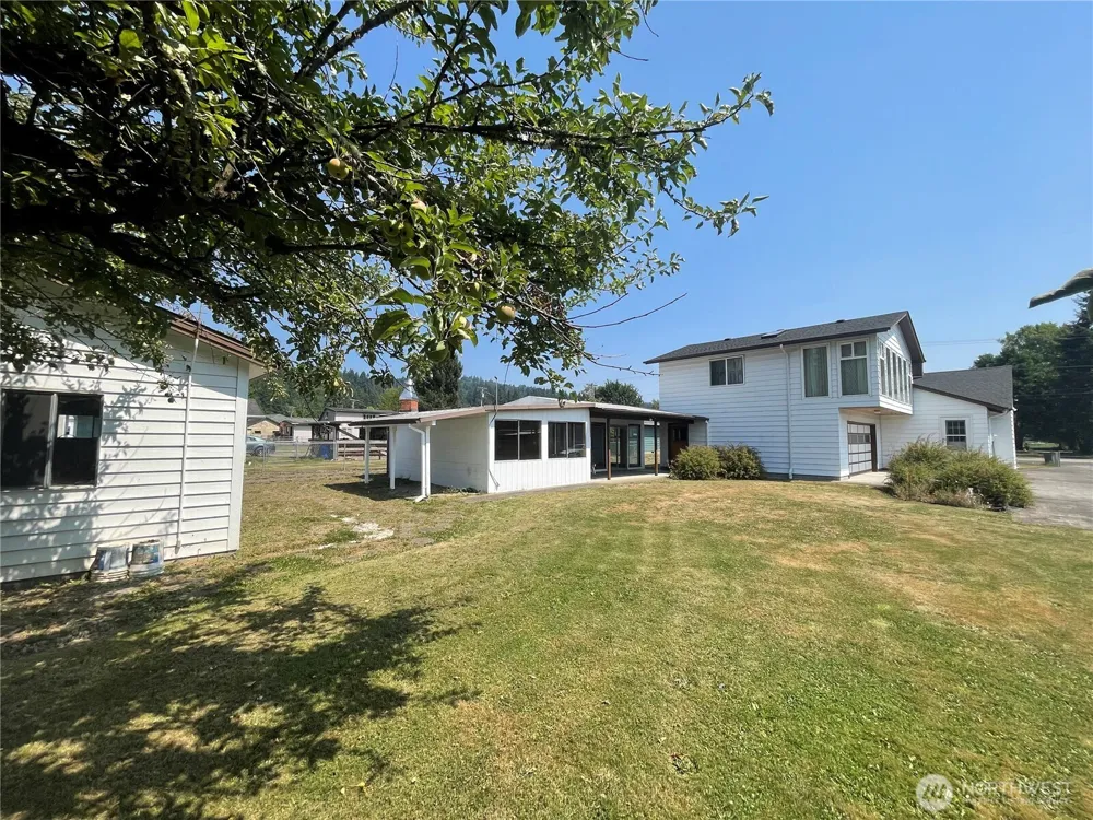 2631 48th Avenue Longview, WA 98632