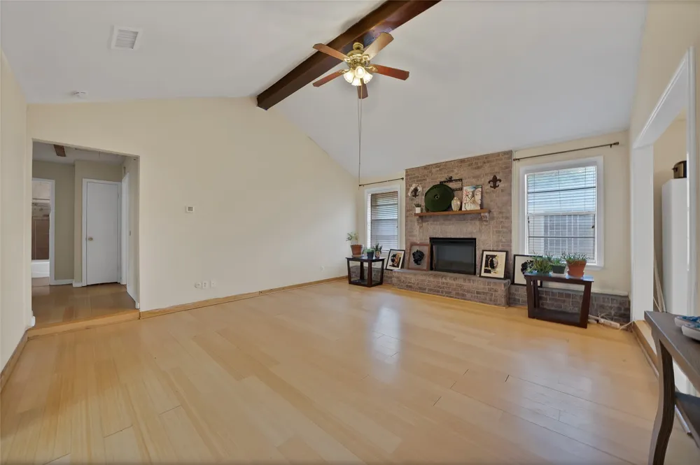 6905 Yorkston Street Watauga, TX 76148