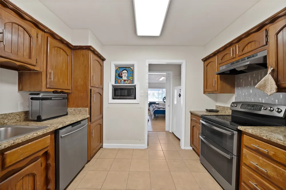 6905 Yorkston Street Watauga, TX 76148