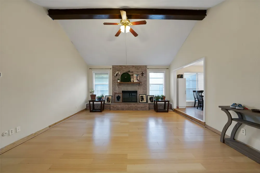 6905 Yorkston Street Watauga, TX 76148
