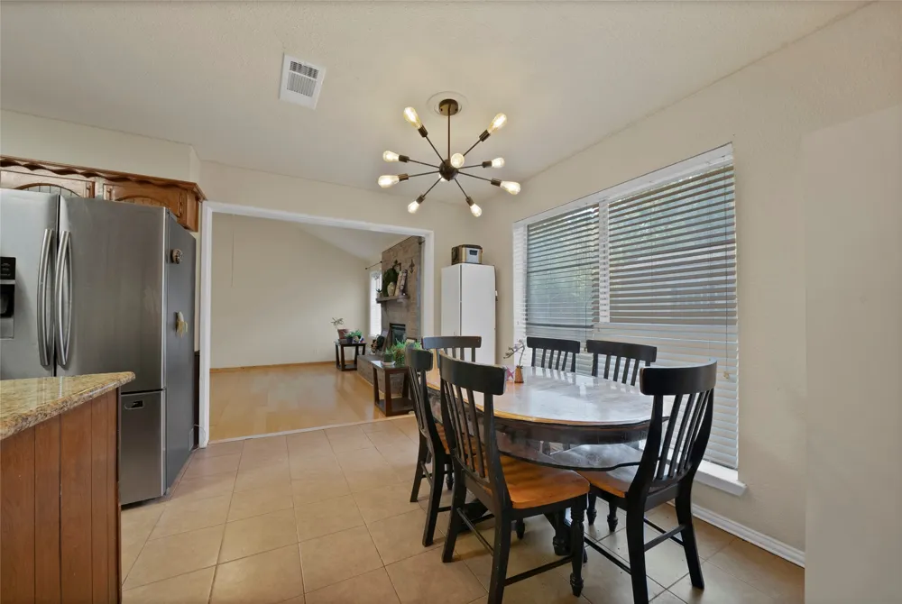 6905 Yorkston Street Watauga, TX 76148