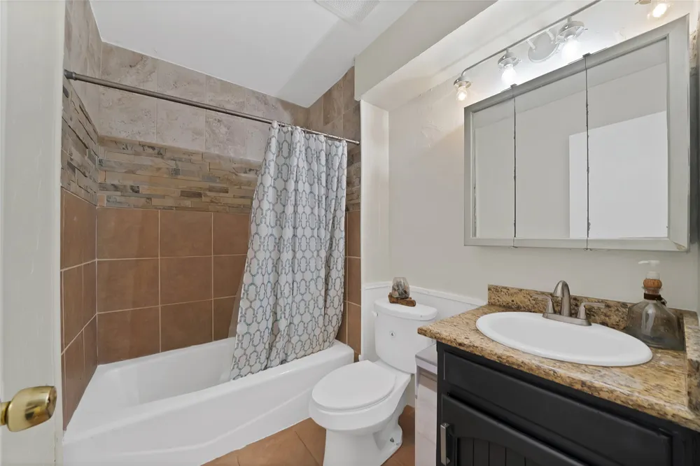 6905 Yorkston Street Watauga, TX 76148