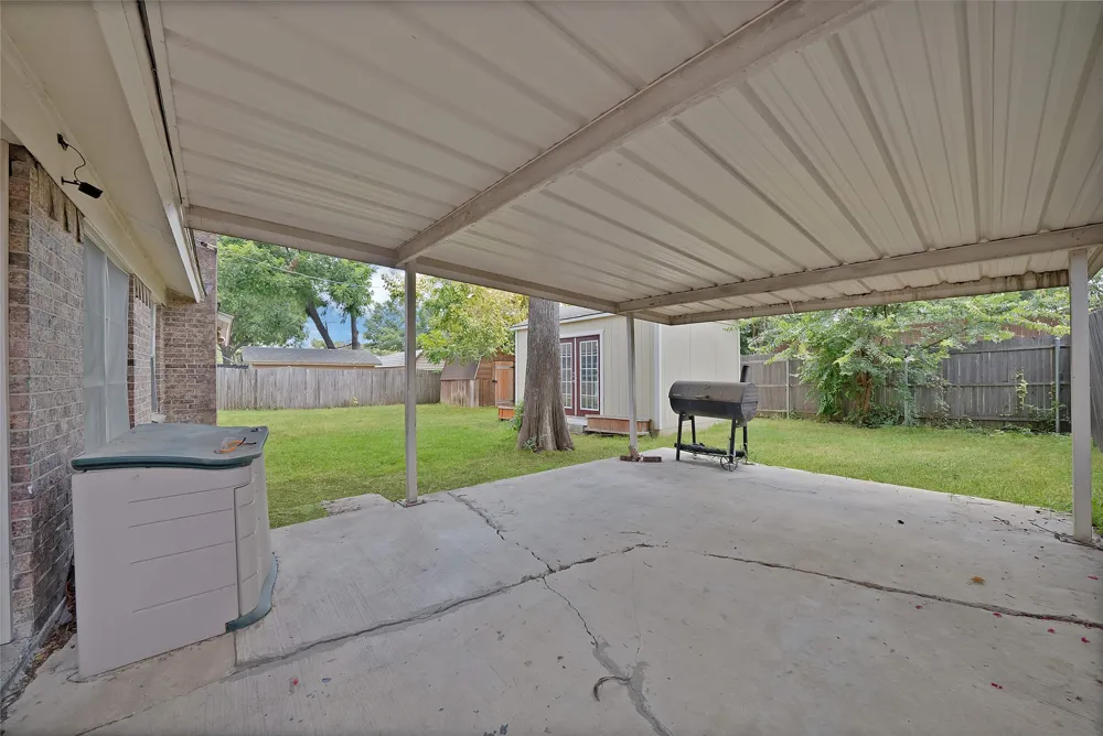 6905 Yorkston Street Watauga, TX 76148
