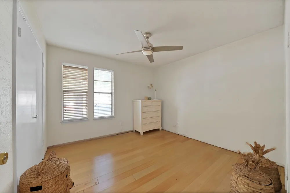 6905 Yorkston Street Watauga, TX 76148