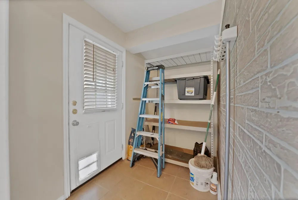 6905 Yorkston Street Watauga, TX 76148