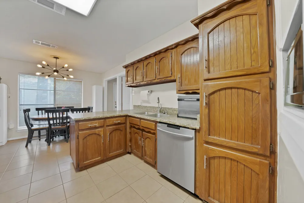 6905 Yorkston Street Watauga, TX 76148