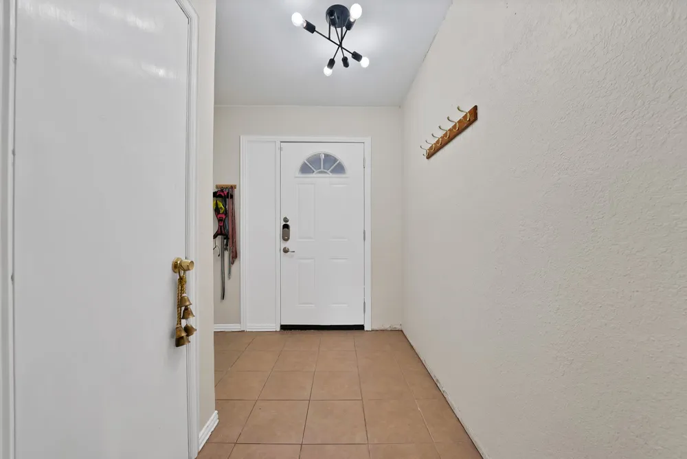 6905 Yorkston Street Watauga, TX 76148