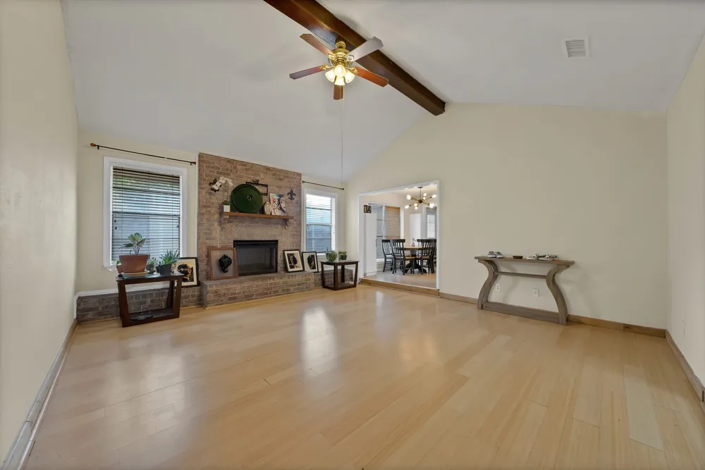 6905 Yorkston Street Watauga, TX 76148
