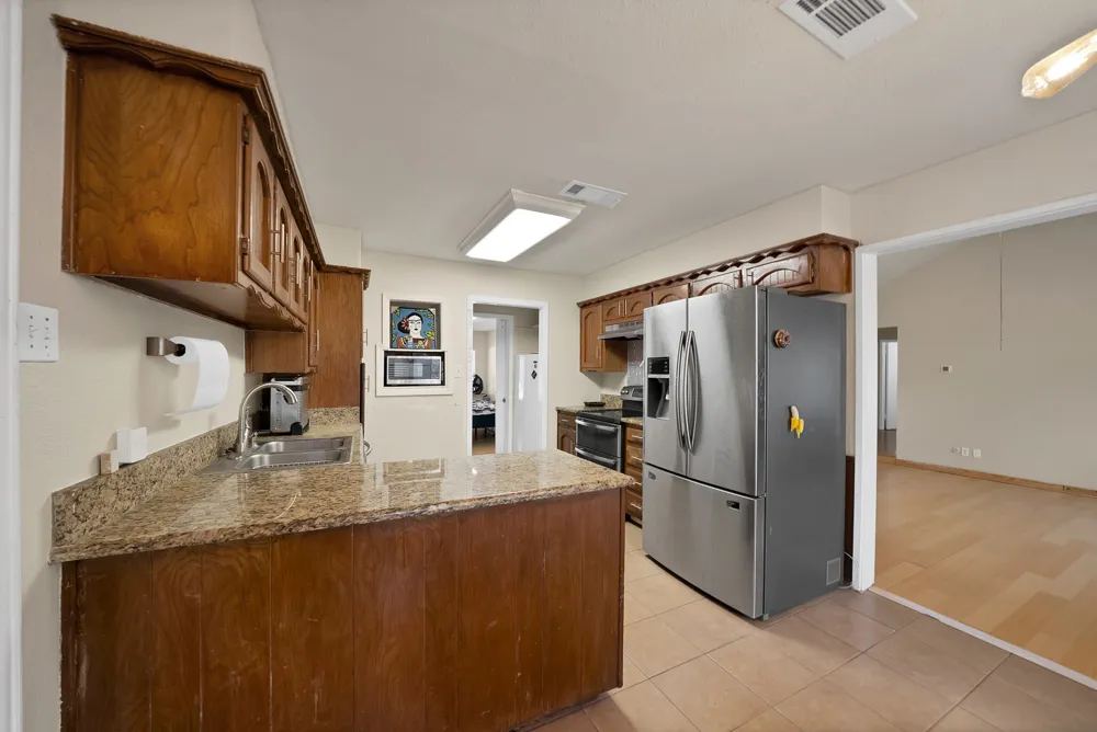 6905 Yorkston Street Watauga, TX 76148