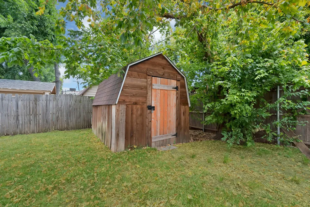 6905 Yorkston Street Watauga, TX 76148