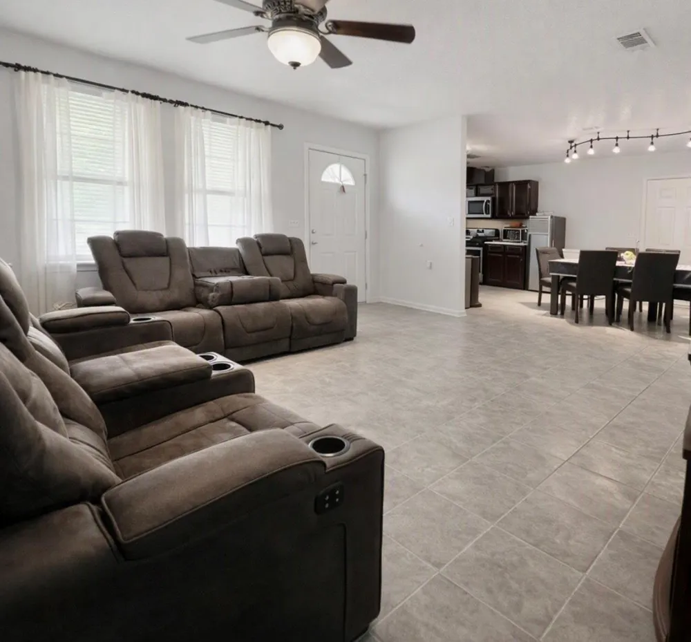 708 E 6th Street Sweeny, TX 77480