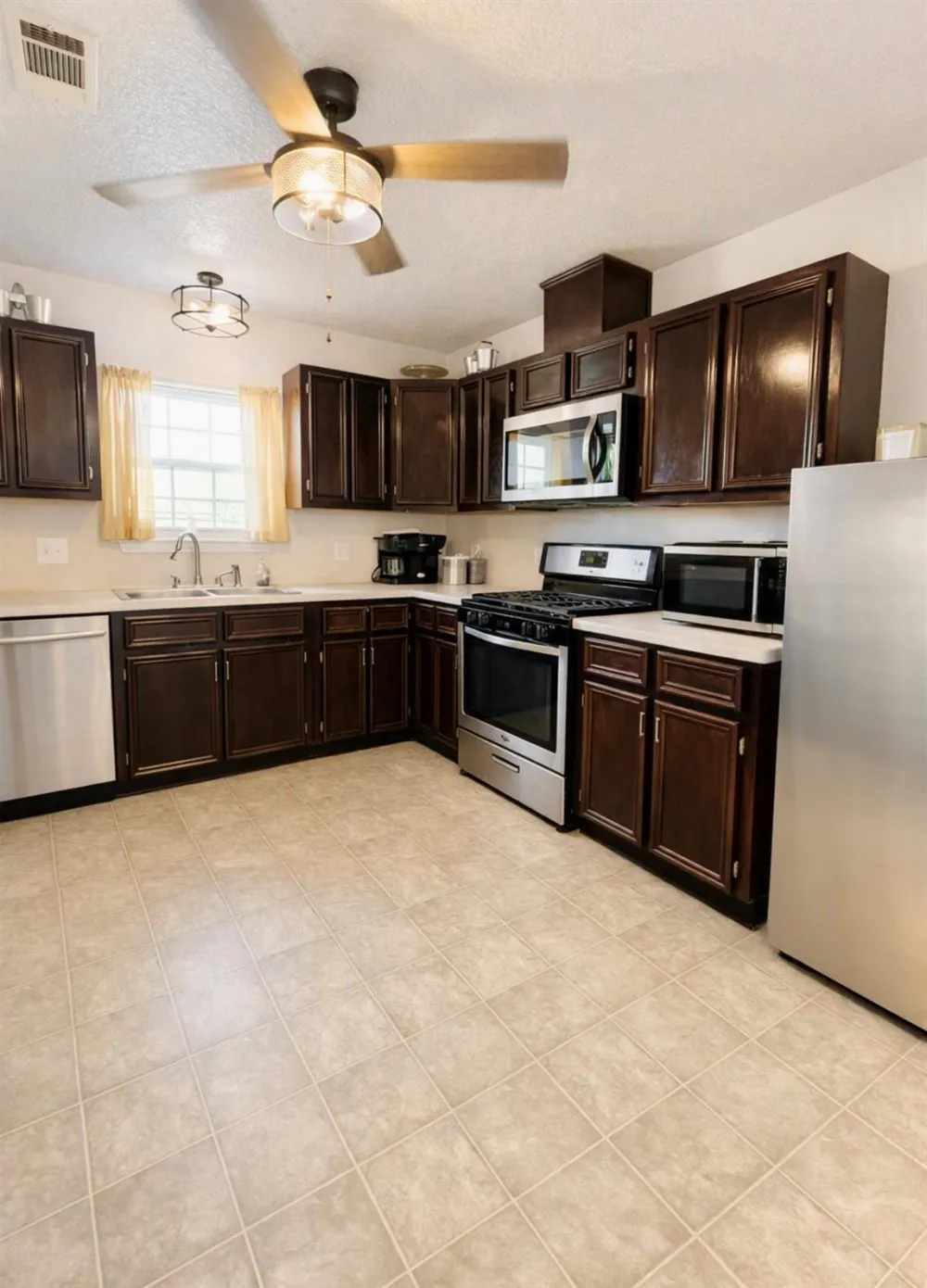 708 E 6th Street Sweeny, TX 77480