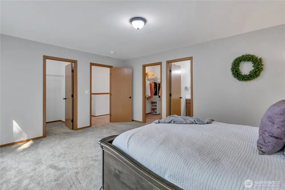 18411 SE 242nd Ct Covington, WA 98042
