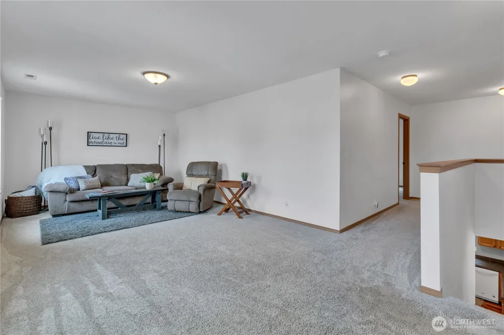 18411 SE 242nd Ct Covington, WA 98042