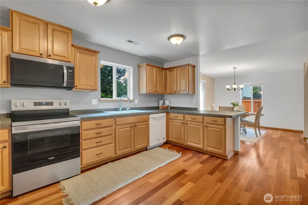 18411 SE 242nd Ct Covington, WA 98042