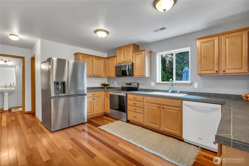 18411 SE 242nd Ct Covington, WA 98042