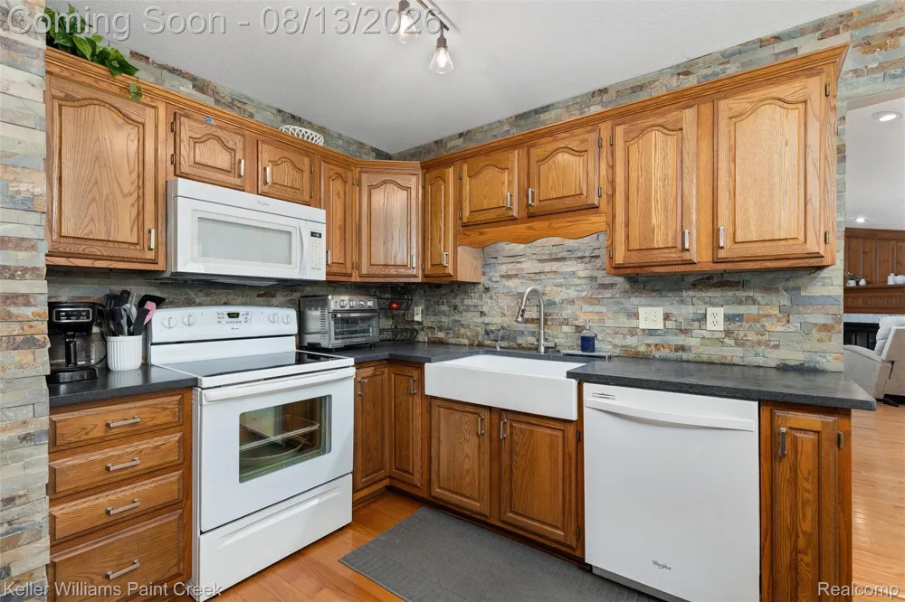 8077 Sawgrass Trail Grand Blanc Charter Township, MI 48439