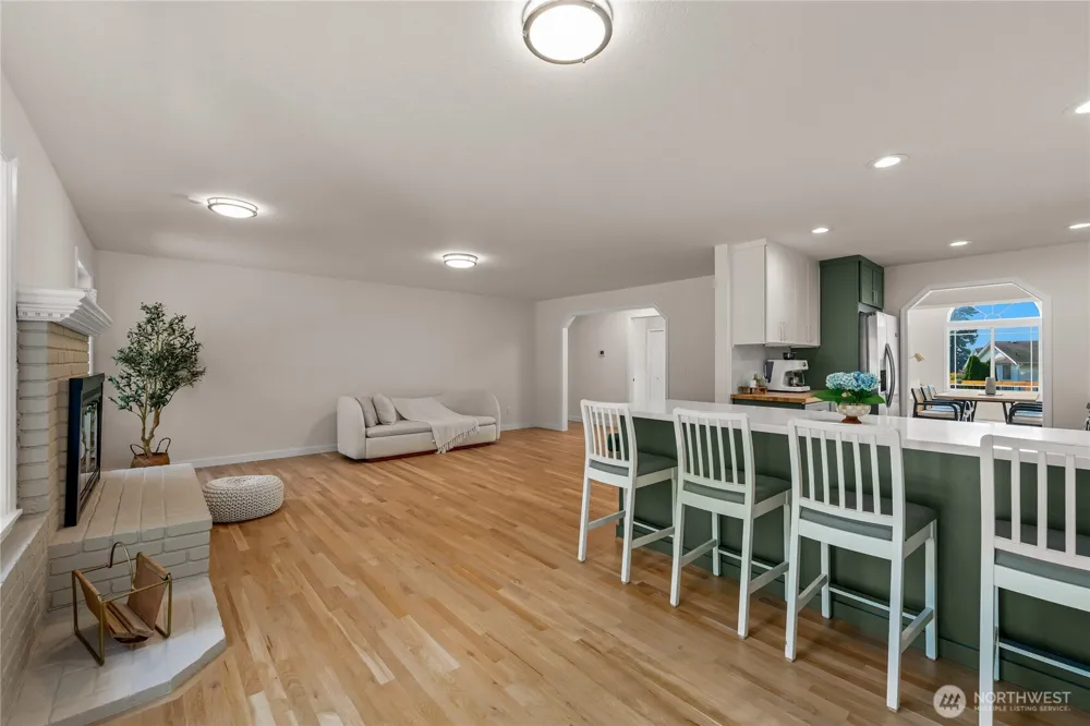 1812 Lumley Avenue Mukilteo, WA 98275