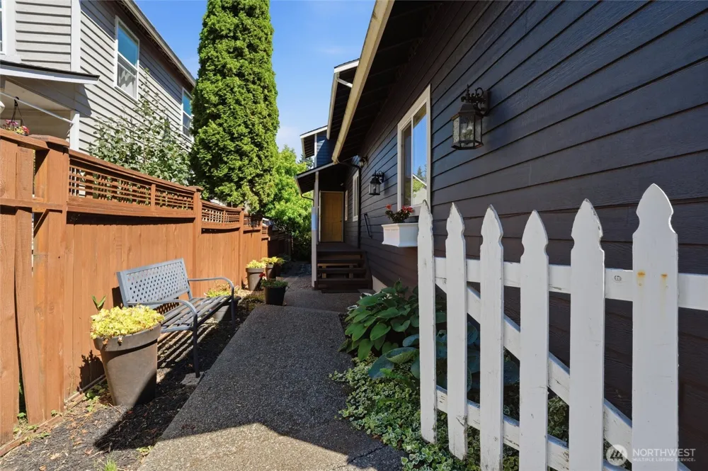 18656 4th Avenue NE Suquamish, WA 98392