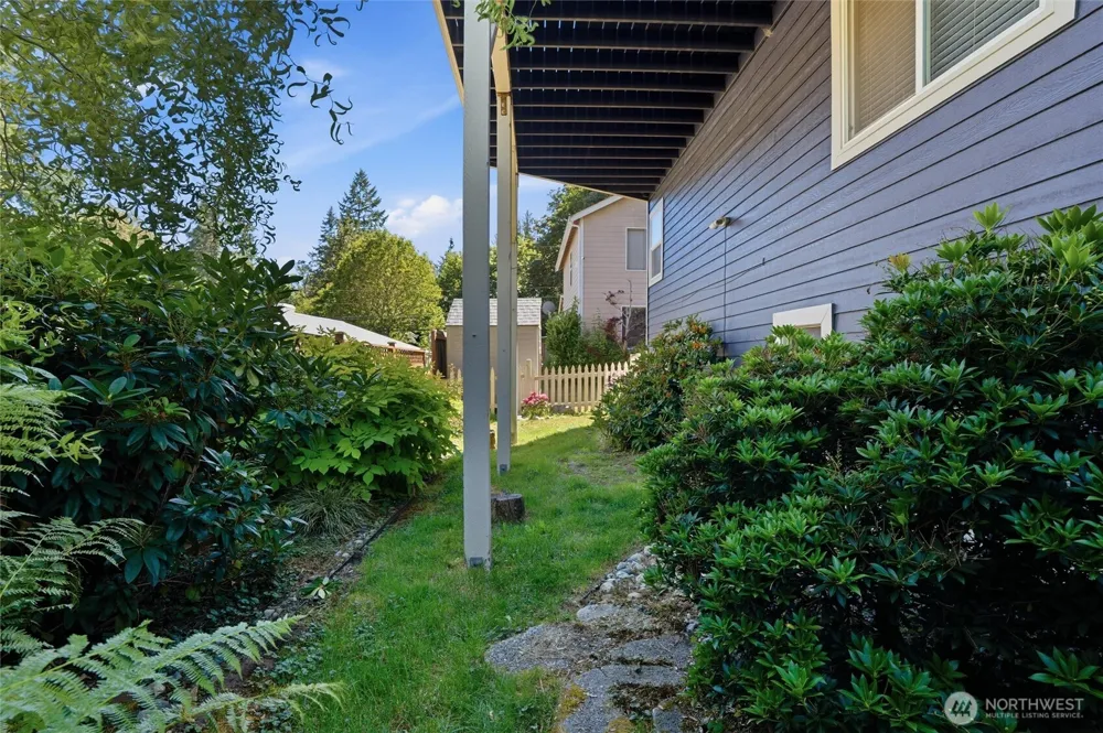 18656 4th Avenue NE Suquamish, WA 98392