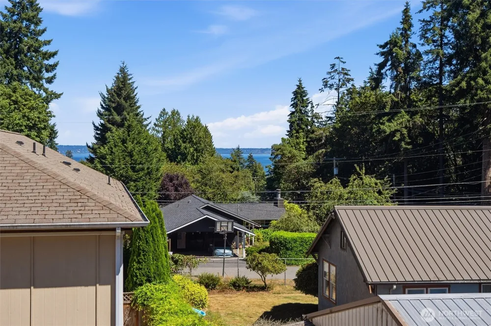 18656 4th Avenue NE Suquamish, WA 98392